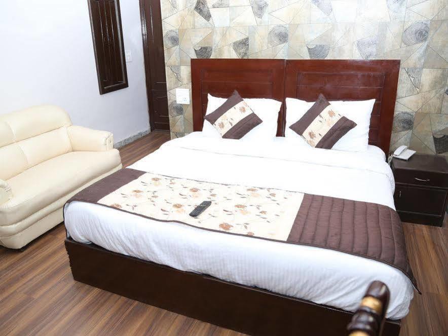 Pacific Inn Suryansh Hotel Gurgaon Eksteriør bilde