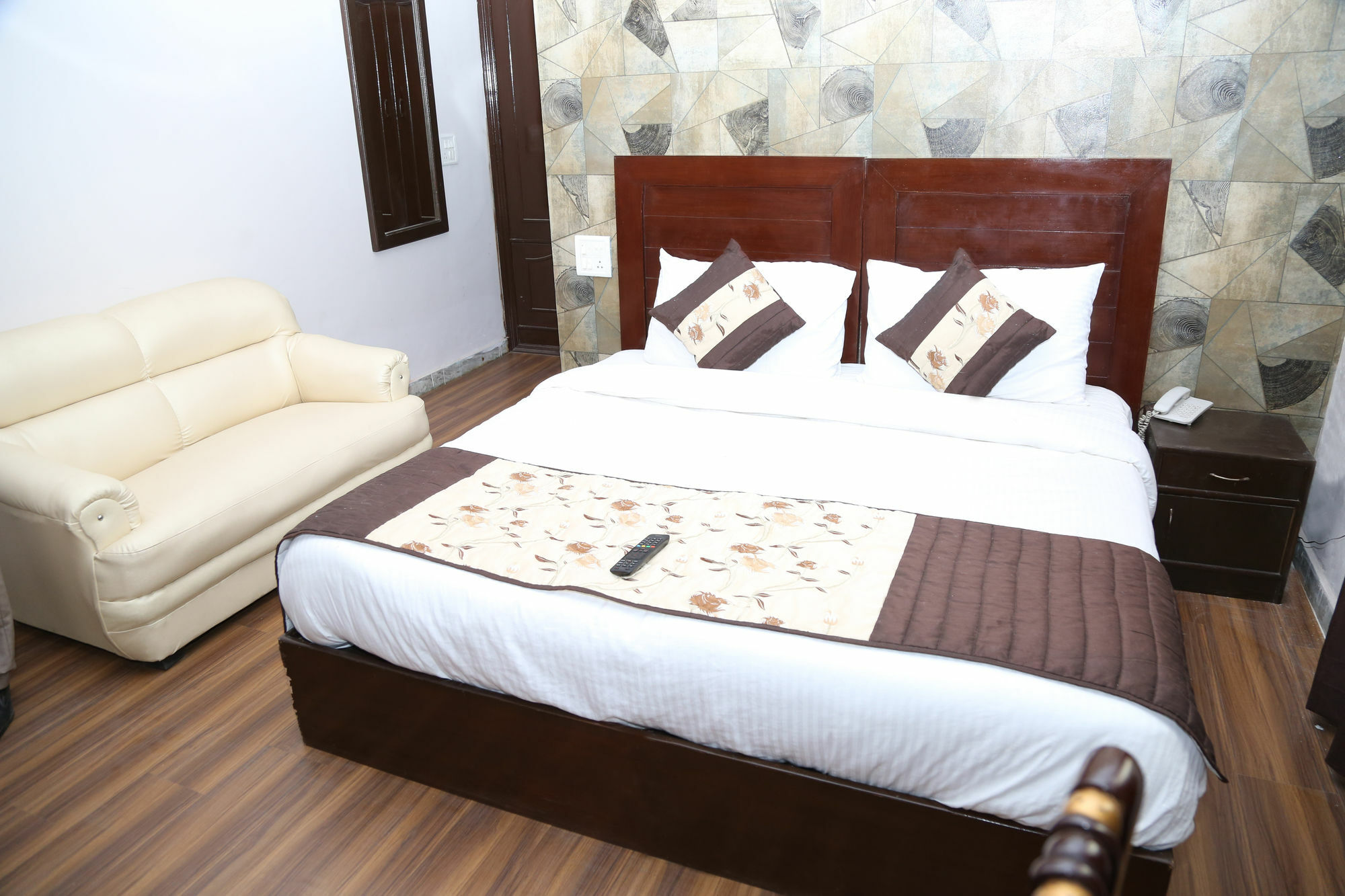 Pacific Inn Suryansh Hotel Gurgaon Eksteriør bilde