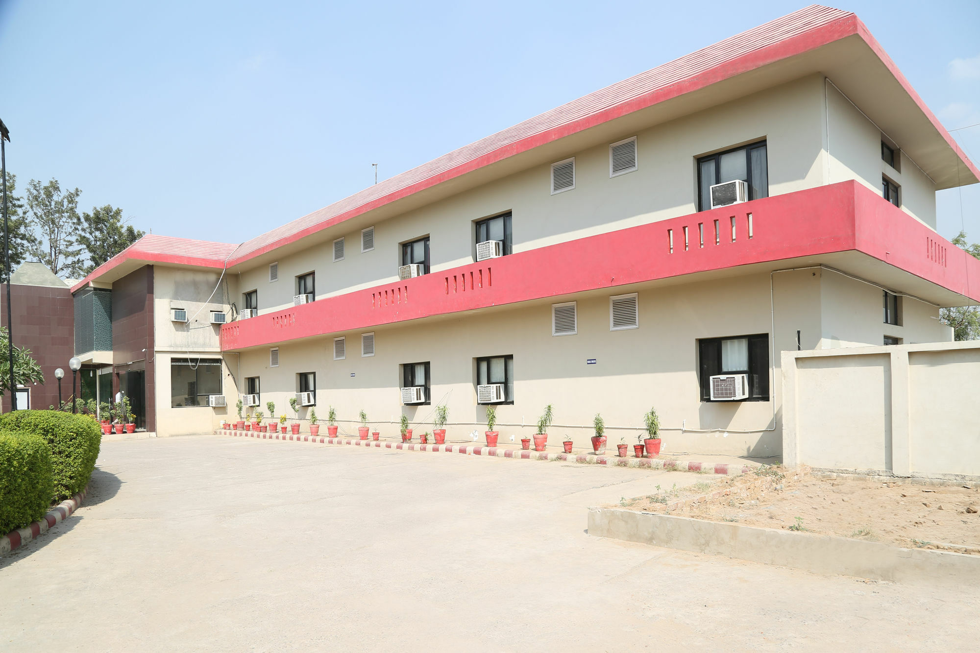 Pacific Inn Suryansh Hotel Gurgaon Eksteriør bilde